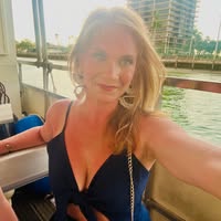 Agent profile picture