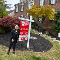 Agent profile picture