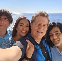 Agent profile picture